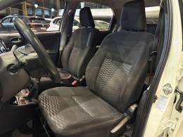 TOYOTA - ETIOS - 2013/2014 - Branca - R$ 46.500,00