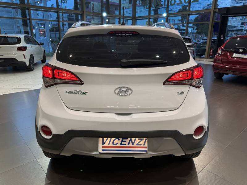 HYUNDAI - HB20X - 2017/2017 - Branca - R$ 63.500,00