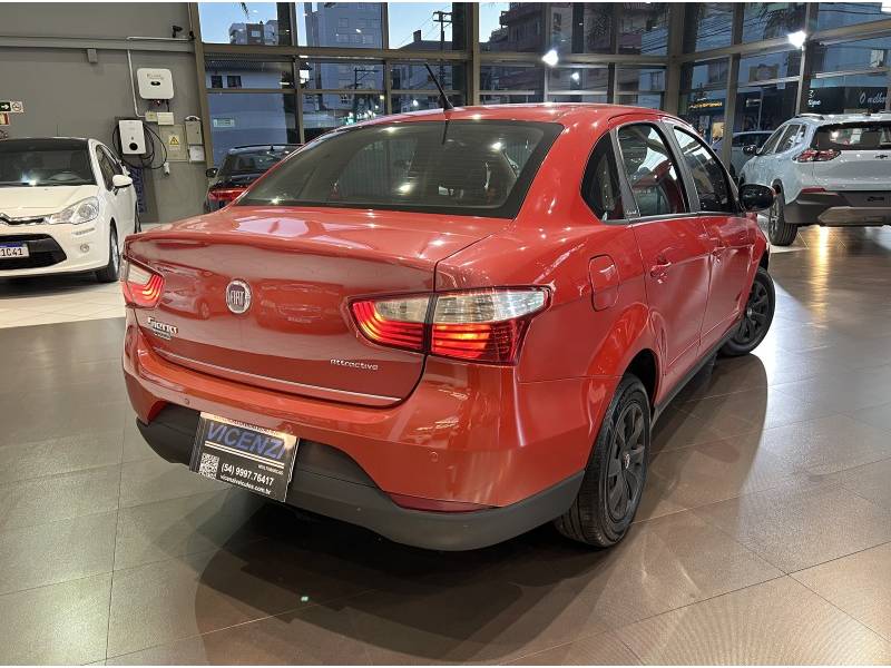 FIAT - GRAND SIENA - 2014/2015 - Vermelha - R$ 39.800,00