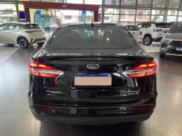 FORD - FUSION - 2018/2019 - Preta - R$ 135.800,00