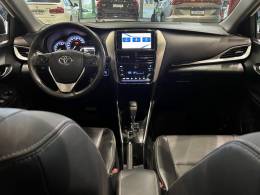 TOYOTA - YARIS - 2019/2020 - Branca - R$ 89.800,00