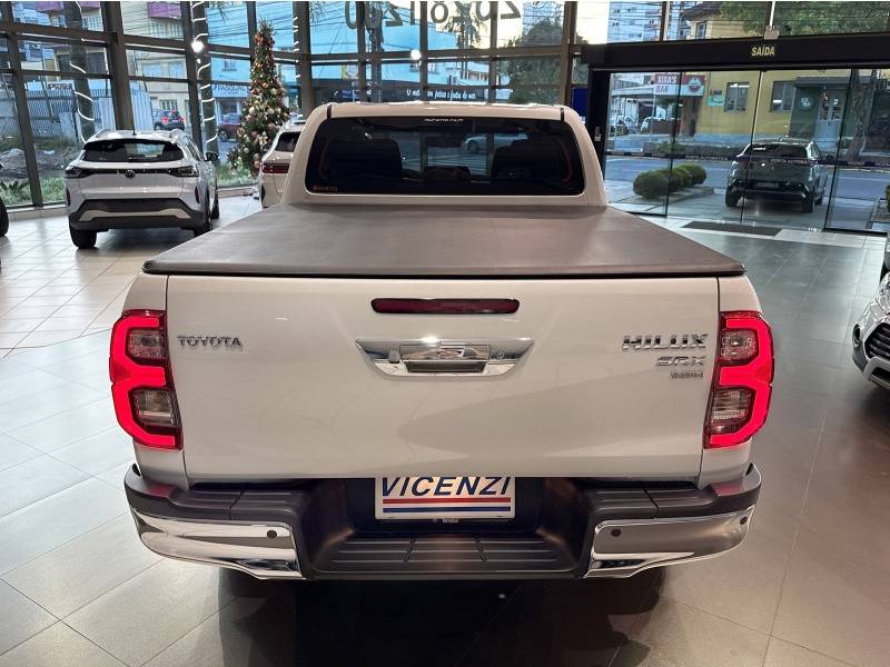 TOYOTA - HILUX - 2024/2024 - Branca - R$ 298.800,00