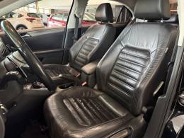 VOLKSWAGEN - JETTA - 2011/2012 - Preta - R$ 65.800,00