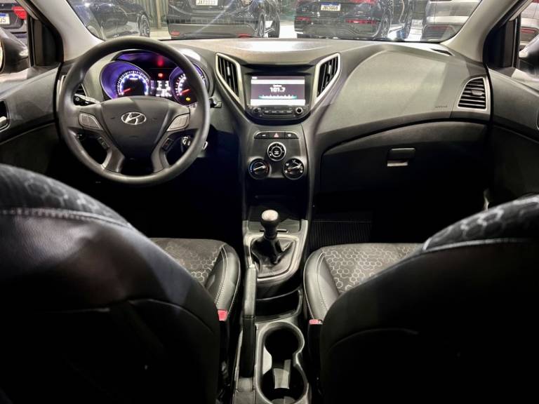 HYUNDAI - HB20 - 2018/2019 - Prata - R$ 57.800,00