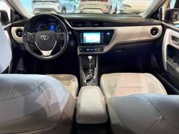 TOYOTA - COROLLA - 2018/2018 - Branca - R$ 102.800,00