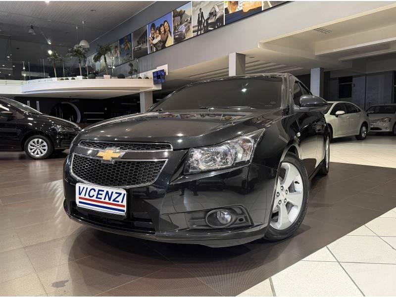 CHEVROLET - CRUZE - 2012/2013 - Preta - R$ 53.800,00