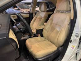 TOYOTA - COROLLA - 2018/2018 - Branca - R$ 111.800,00