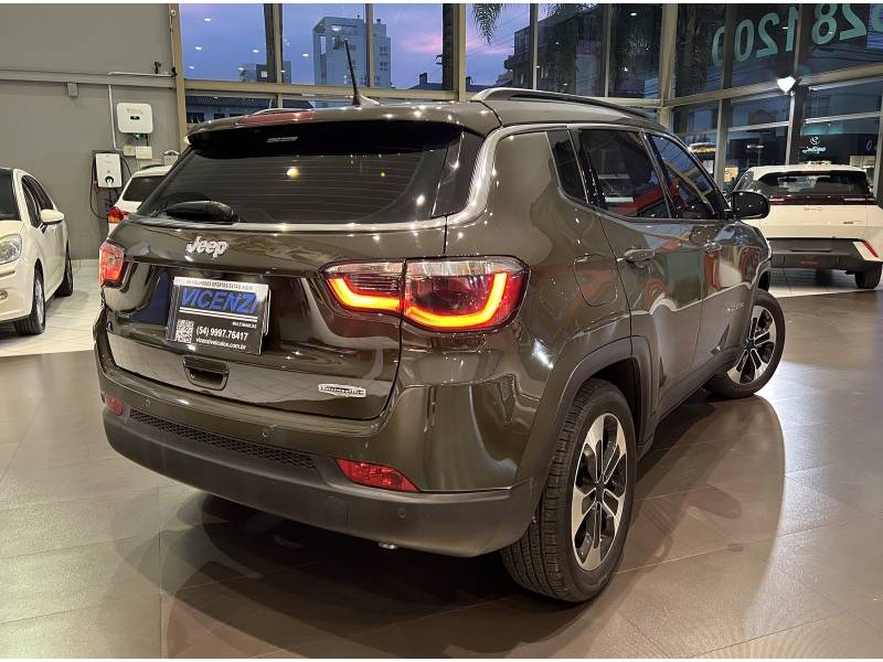 JEEP - COMPASS - 2017/2018 - Verde - R$ 96.900,00