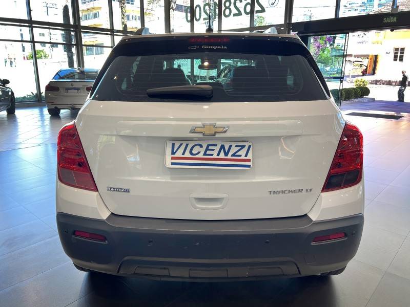 CHEVROLET - TRACKER - 2016/2016 - Branca - R$ 72.800,00
