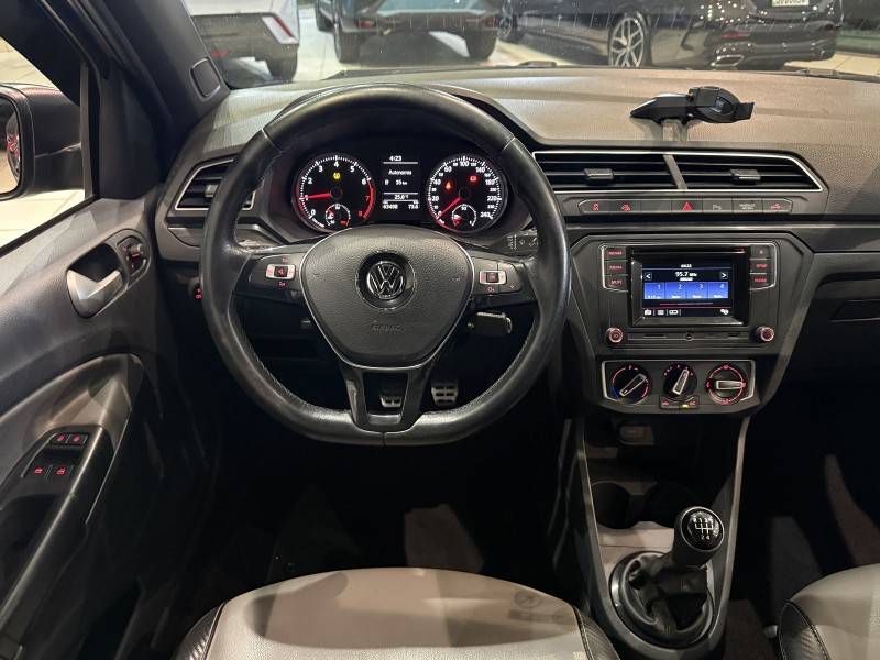 VOLKSWAGEN - SAVEIRO - 2017/2018 - Cinza - R$ 79.800,00