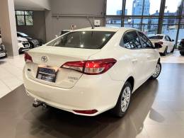 TOYOTA - YARIS - 2019/2020 - Branca - R$ 81.900,00