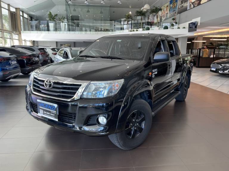 TOYOTA - HILUX - 2015/2015 - Preta - R$ 107.900,00