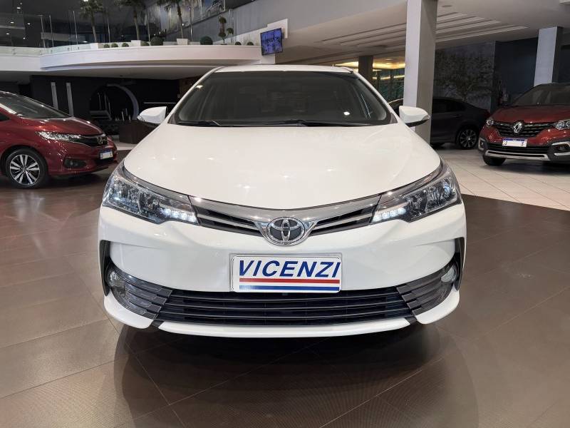 TOYOTA - COROLLA - 2018/2018 - Branca - R$ 102.800,00