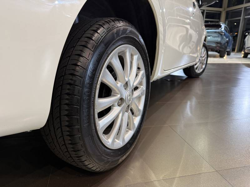 TOYOTA - ETIOS - 2013/2014 - Branca - R$ 46.500,00