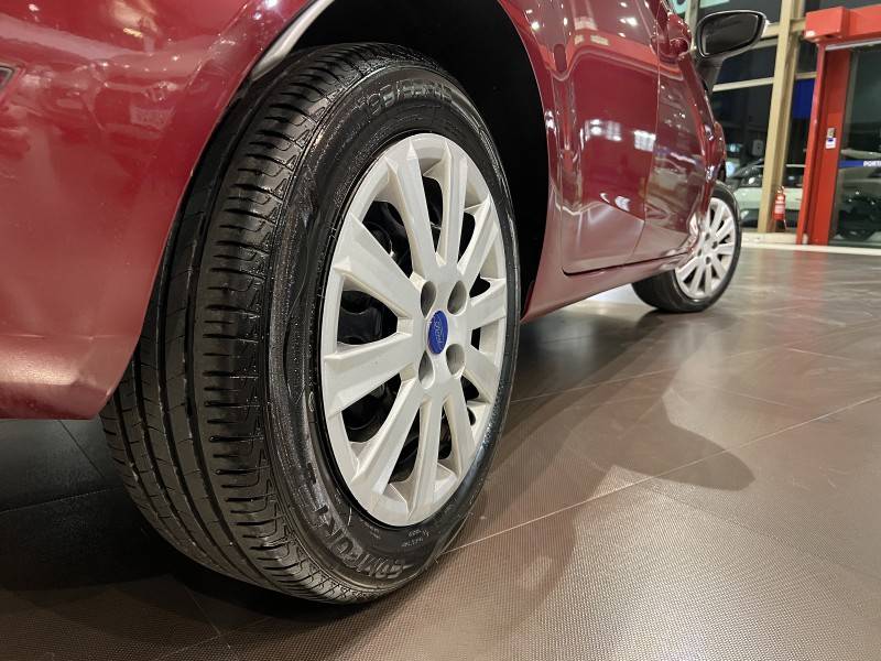 FORD - FIESTA - 2016/2017 - Vermelha - R$ 55.800,00