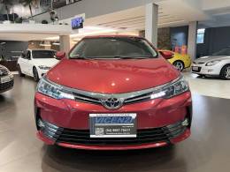 TOYOTA - COROLLA - 2017/2018 - Vermelha - R$ 90.800,00