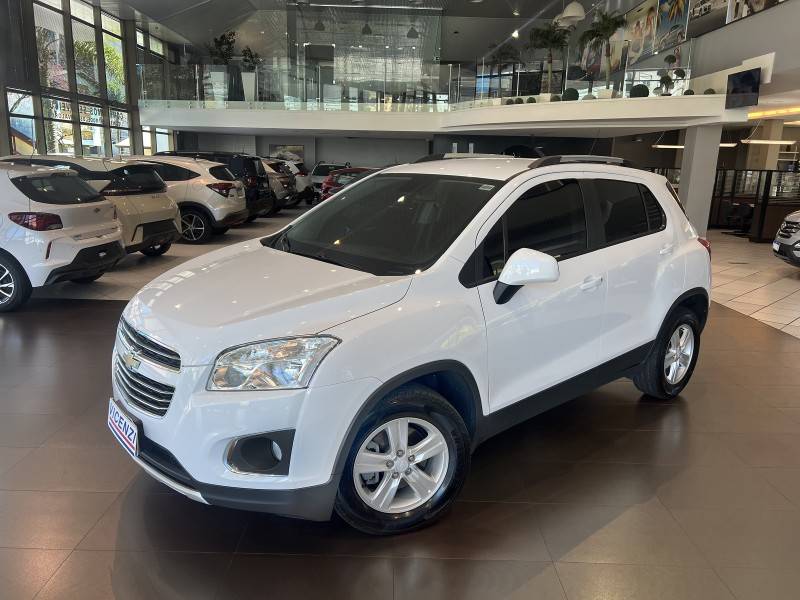 CHEVROLET - TRACKER - 2016/2016 - Branca - R$ 72.800,00