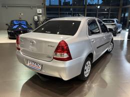 TOYOTA - ETIOS - 2015/2016 - Prata - R$ 46.800,00