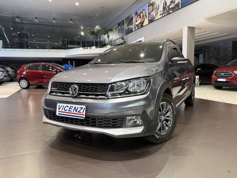 VOLKSWAGEN - SAVEIRO - 2017/2018 - Cinza - R$ 79.800,00