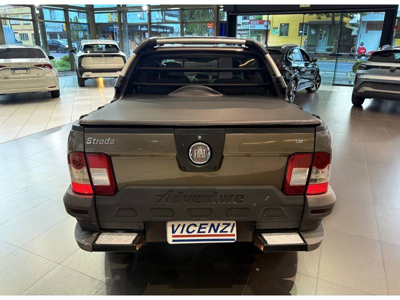 FIAT - STRADA - 2012/2013 - Cinza - R$ 58.800,00