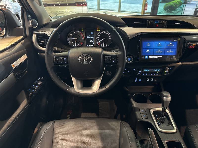 TOYOTA - HILUX - 2024/2024 - Branca - R$ 298.800,00
