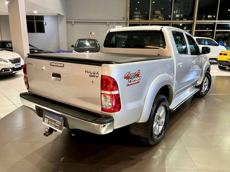 TOYOTA - HILUX - 2011/2012 - Prata - R$ 112.900,00