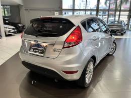 FORD - FIESTA - 2015/2016 - Prata - R$ 54.500,00