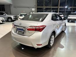 TOYOTA - COROLLA - 2015/2016 - Prata - R$ 81.900,00