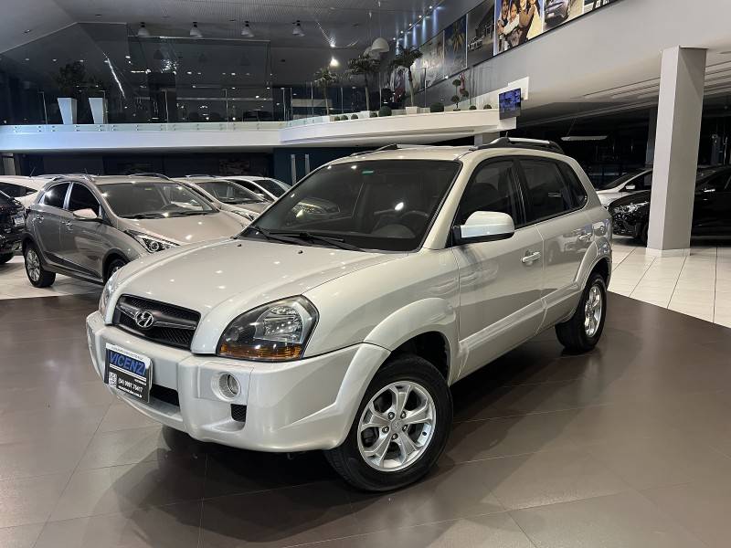 HYUNDAI - TUCSON - 2013/2014 - Prata - R$ 56.800,00