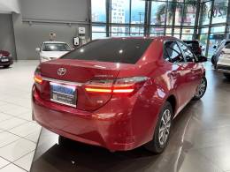 TOYOTA - COROLLA - 2017/2018 - Vermelha - R$ 90.800,00