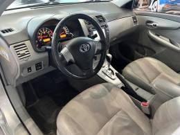 TOYOTA - COROLLA - 2013/2014 - Prata - R$ 75.800,00