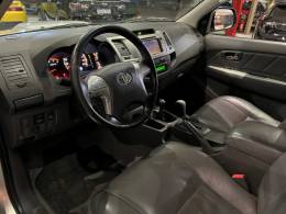 TOYOTA - HILUX - 2011/2012 - Prata - R$ 128.800,00