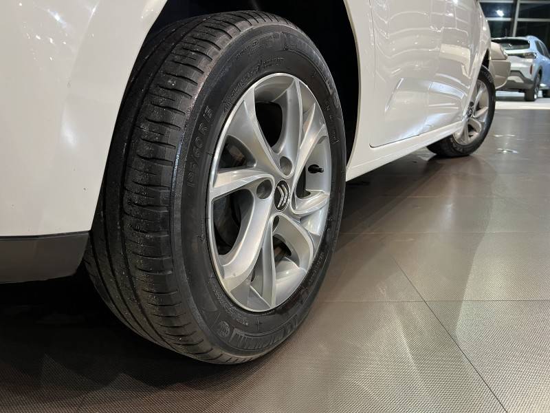 CITROËN - C3 - 2015/2016 - Branca - R$ 49.800,00