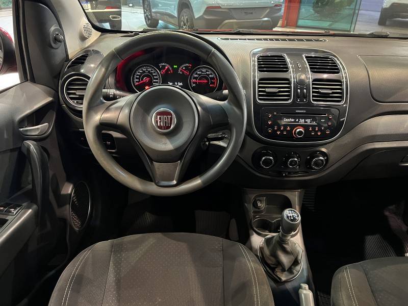 FIAT - GRAND SIENA - 2014/2015 - Vermelha - R$ 39.800,00