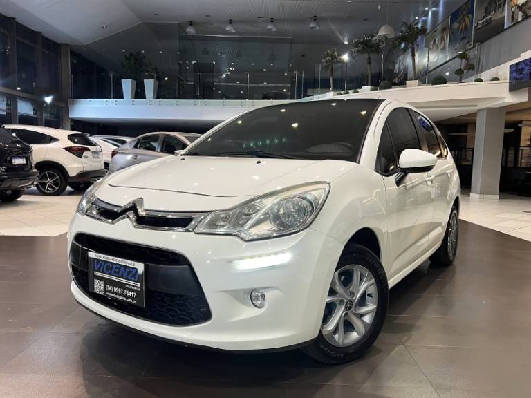 CITROËN - C3 - 2015/2016 - Branca - R$ 49.800,00