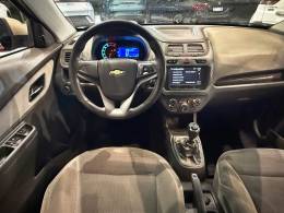 CHEVROLET - COBALT - 2013/2014 - Bege - R$ 45.500,00