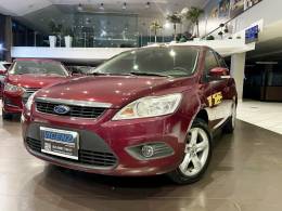 FORD - FOCUS - 2010/2011 - Vermelha - R$ 38.800,00