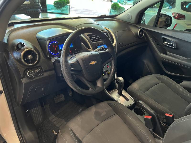 CHEVROLET - TRACKER - 2016/2016 - Branca - R$ 72.800,00
