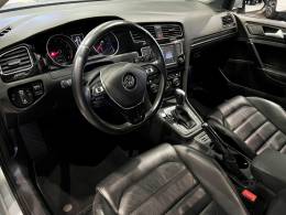 VOLKSWAGEN - GOLF - 2015/2016 - Prata - R$ 88.900,00