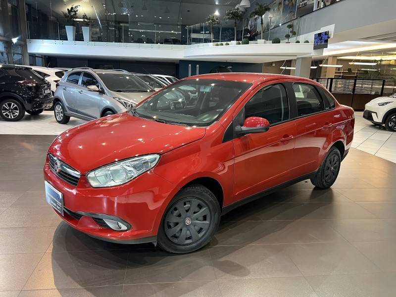FIAT - GRAND SIENA - 2014/2015 - Vermelha - R$ 39.800,00