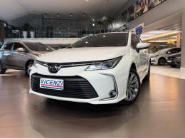 TOYOTA - COROLLA - 2022/2023 - Branca - R$ 125.800,00
