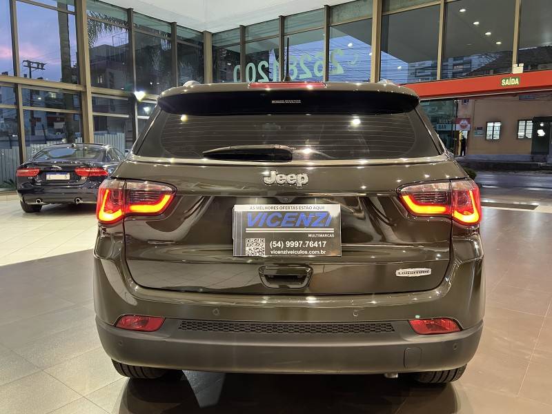 JEEP - COMPASS - 2017/2018 - Verde - R$ 96.900,00