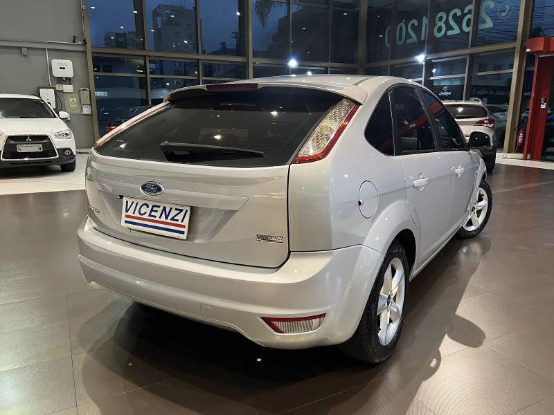 FORD - FOCUS - 2011/2013 - Prata - R$ 48.800,00