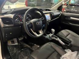 TOYOTA - HILUX - 2024/2024 - Branca - R$ 283.900,00