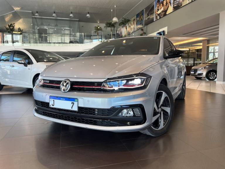VOLKSWAGEN - VIRTUS - 2020/2020 - Prata - R$ 118.800,00