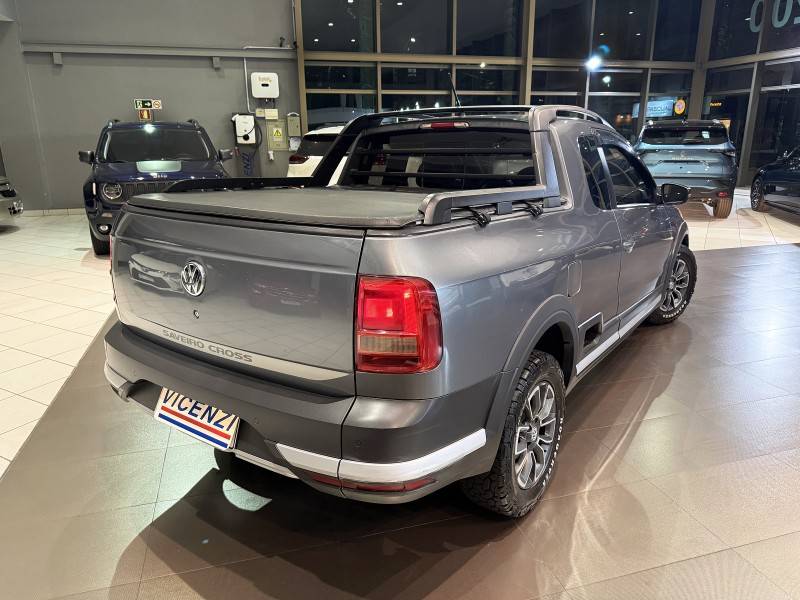 VOLKSWAGEN - SAVEIRO - 2017/2018 - Cinza - R$ 79.800,00