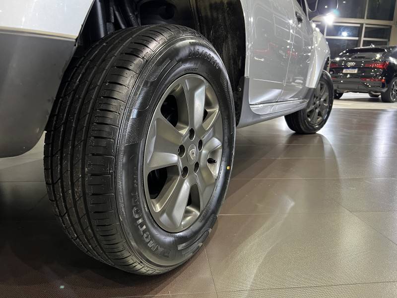 RENAULT - DUSTER - 2015/2016 - Prata - R$ 58.900,00