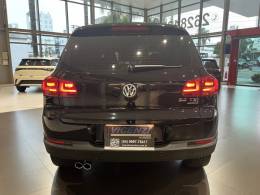 VOLKSWAGEN - TIGUAN - 2013/2014 - Preta - R$ 71.900,00