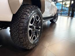 TOYOTA - HILUX - 2024/2024 - Branca - R$ 298.800,00