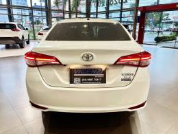 TOYOTA - YARIS - 2019/2020 - Branca - R$ 89.800,00